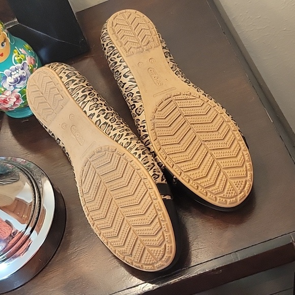 Crocs Women’s Shoe Cap Toe Leopard Print - Picture 5 of 5